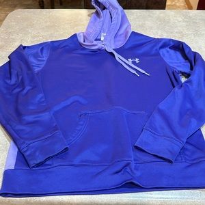 Women’s under Armour hoodie size medium